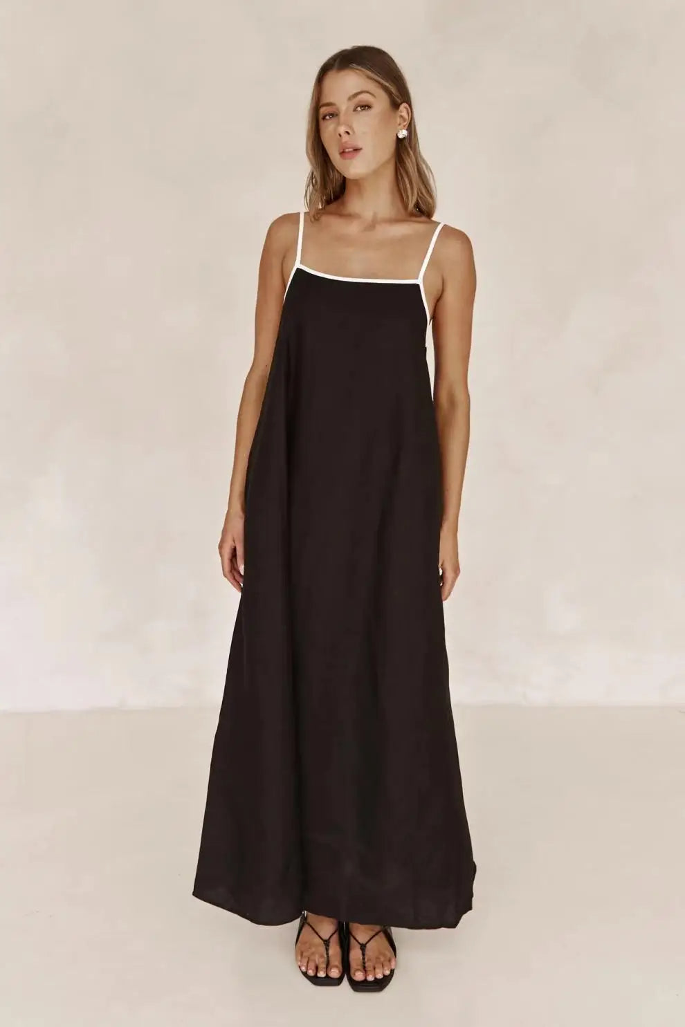 GOII - Minimalist Linen Maxi Dress